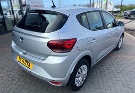 Dacia Sandero COMFORT 1.0 TCE AUTOMATIC 5 DOOR 7
