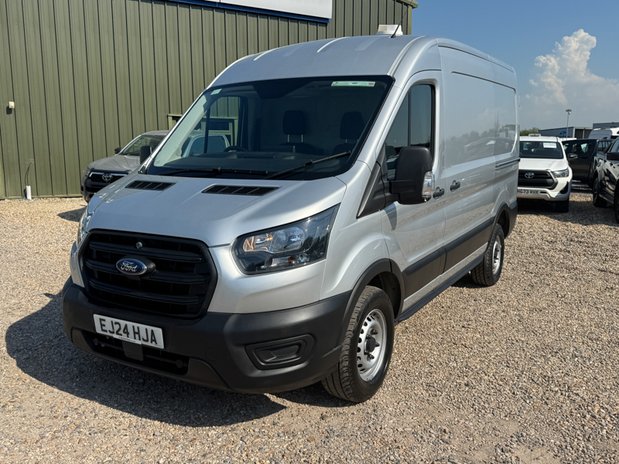 Ford Transit MWB L2H2 Medium Roof Leader 350 Air Con EURO 6 2