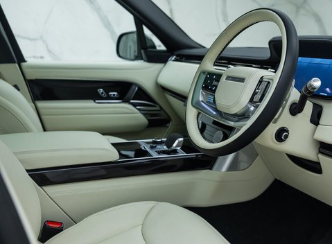 Land Rover Range Rover P400 AUTOBIOGRAPHY 13