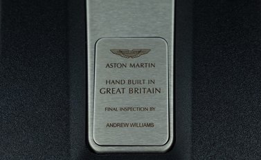 Aston Martin DBX 707 43