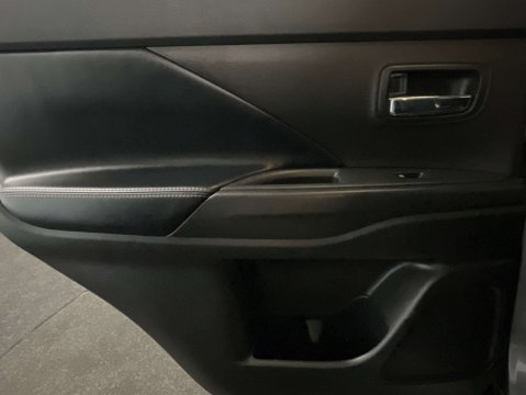 Mitsubishi Outlander 2.0 Outlander Exceed CVT 4WD 5dr 41