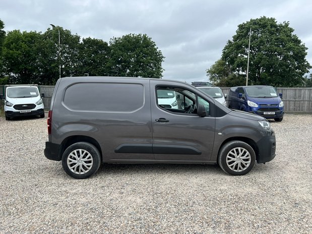 Citroen Berlingo Petrol SWB L1H1 Low Roof Enterprise Air Con Sensors EURO 6 NO VAT 5
