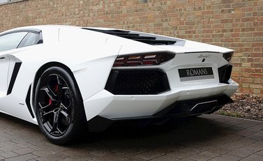 Lamborghini Aventador LP 700-4 11