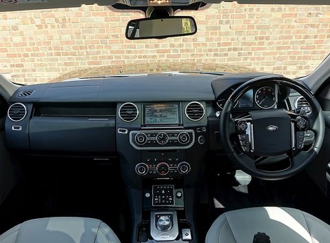 Land Rover Discovery 3.0 SDV6 19