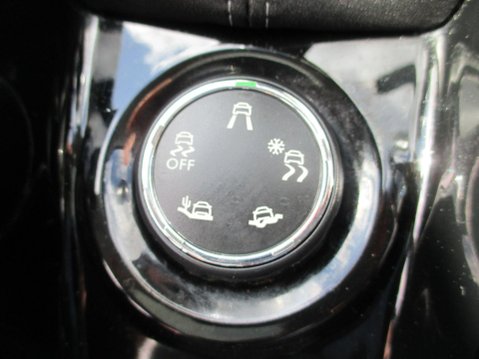 Peugeot 2008 1.2 PureTech Allure Premium Euro 6 (s/s) 5dr 37