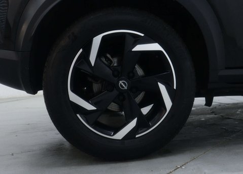 Nissan Juke 1.0 Juke N-Connecta DiG-T Semi-Auto 5dr 13