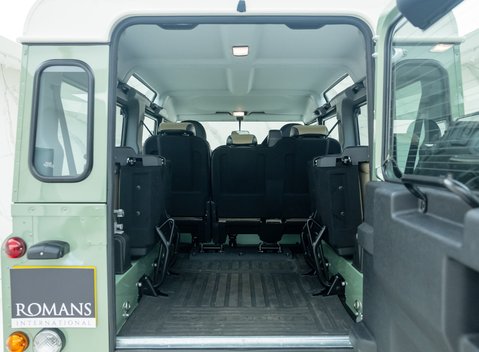 Land Rover Defender 110 HERITAGE 37