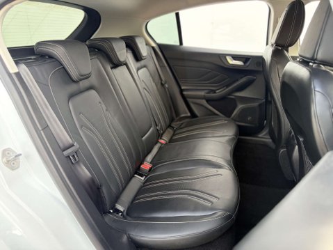 Ford Focus 1.0 Focus Vignale Auto 5dr 32