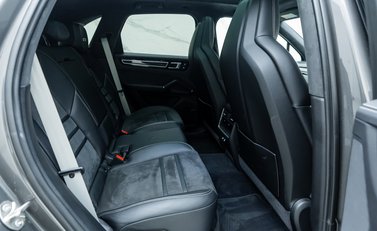 Porsche Cayenne GTS 15