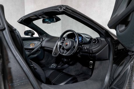 McLaren 570S SPIDER. WARRANTY. FULL MSH. CERAMIC BRAKES. SPORT EXHAUST. FRONT LIFT. B&O 16