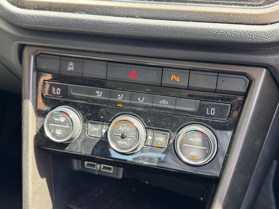 2019 Volkswagen T-Roc — image 11