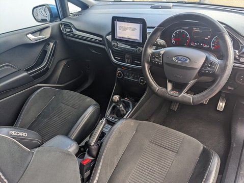Ford Fiesta ST-3 6