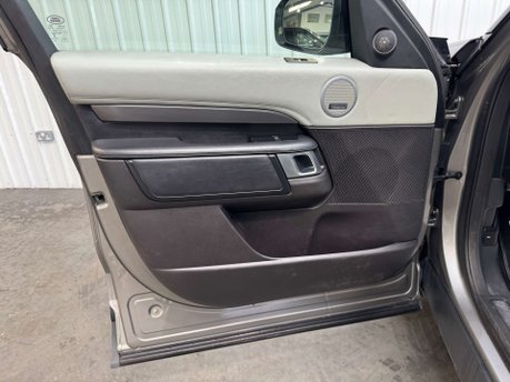 Land Rover Discovery 3.0 Discovery Luxury HSE TD6 Auto 4WD 5dr 55