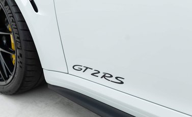 Porsche 911 GT2 RS (991) 36