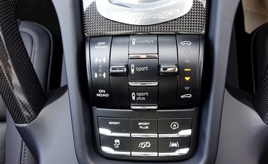 Porsche Cayenne Turbo S 3