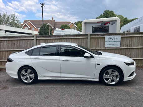 Vauxhall Insignia 1.5T SRI VX-LINE NAV 5dr 3