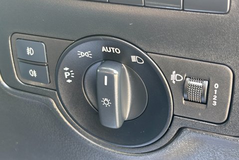 Mercedes-Benz Vito 114 Progressive L3 9g-Tronic Panel Van 30