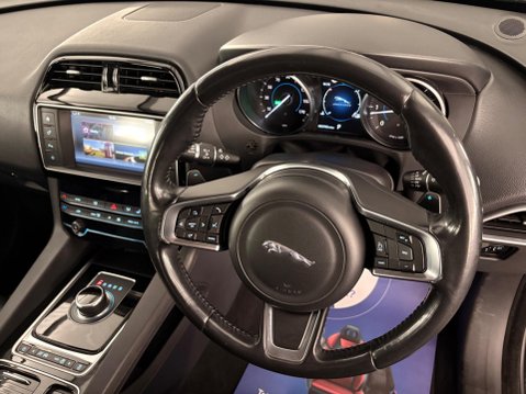 Jaguar F-Pace 2.0 D180 Prestige SUV 5dr Diesel Auto AWD Euro 6 (s/s) (180 ps) 11