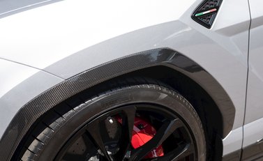 Lamborghini Urus 30