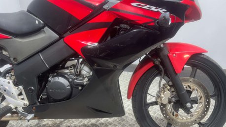 Honda CBR CBR125 2010 FUEL INJECTED PROJECT LEARNER SPORTS BIKE 125CC 17
