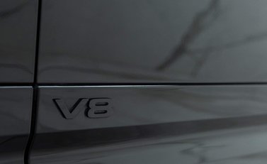 Land Rover Defender 90 V8 Bond Edition 27