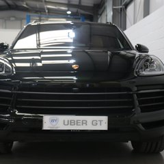 Porsche Cayenne V6 Platinum Edition - PTS Colour and Incredible Specification 3