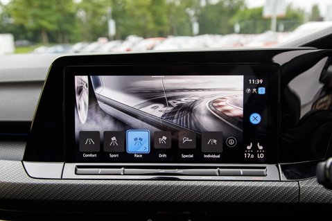 Volkswagen Golf R TSI 4MOTION DSG 33
