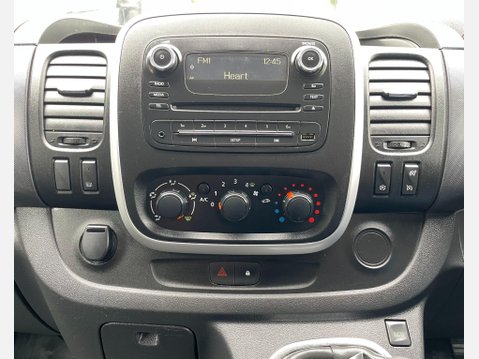 Vauxhall Vivaro 1.6 CDTi 2900 BiTurbo ecoFLEX Sportive L2 H1 Euro 5 (s/s) 5dr 28