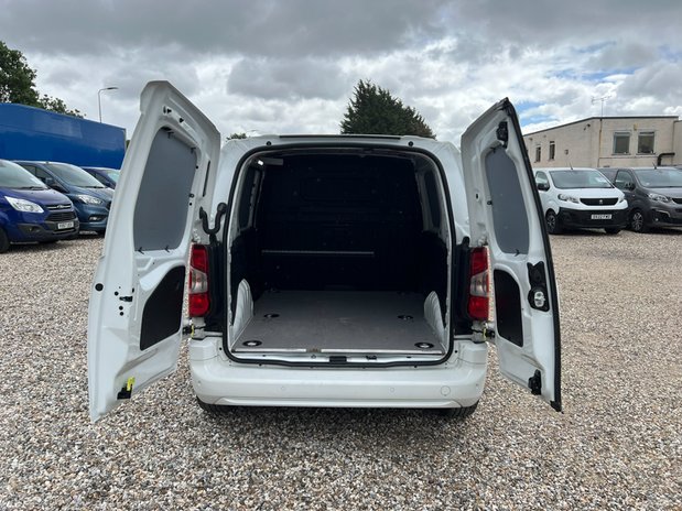 Vauxhall Combo SWB L1H1 Low Roof Sportive 2000 Air Con Sensors Nav EURO 6 NO VAT 9