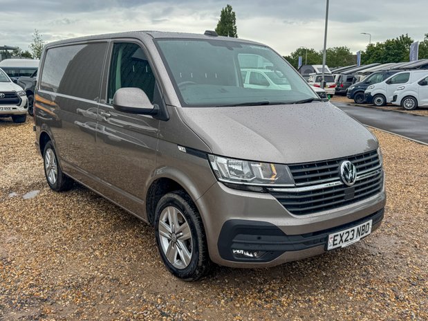 Volkswagen Transporter AUTO SWB L1H1 Highline T32 Air Con Alloys Sensors Tow Bar EURO 6 4