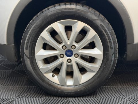 Ford Kuga 2.0 TDCi Titanium AWD Euro 5 5dr 27