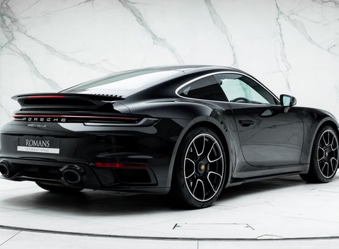 Porsche 911 Turbo S (992) 6