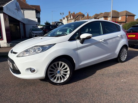 Ford Fiesta 1.4 TITANIUM AUTOMATIC