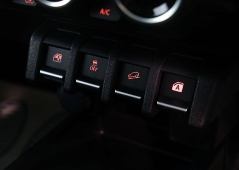 Suzuki Jimny SZ5 4X4 30