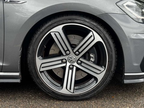 Volkswagen Golf 2.0 Golf R TSi Semi-Auto 4WD 3dr 40