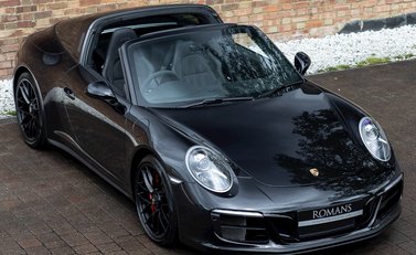 Porsche 911 Targa 4 GTS (991.2) 8