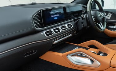 Mercedes-Benz GLS 450 27