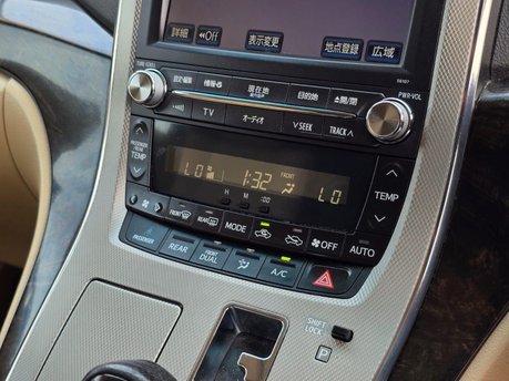 Toyota Alphard Auto+Hybrid+7Seats+Clean 28
