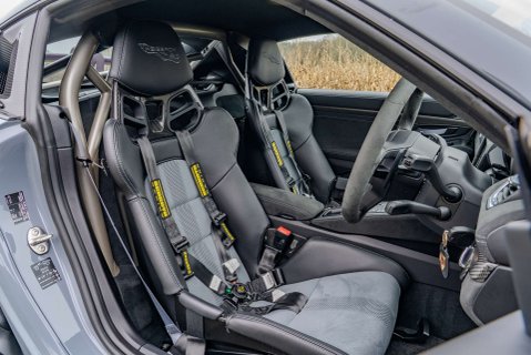 Porsche 718 GT4 RS 11