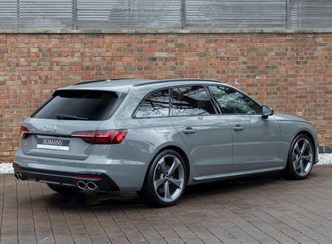 Audi S4 Avant Black Edition 7