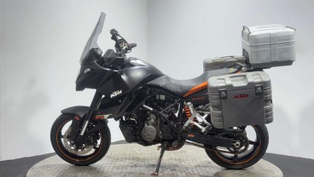 KTM Supermoto 2010 28K GOOD RUNNING PROJECT BIKE FULL LUGGAGE RUNS WELL 990CC 4