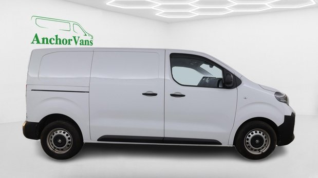 Vauxhall Vivaro SWB L1H1 Low Roof Prime 2900 Air Con Sensors EURO 6 NO VAT 3