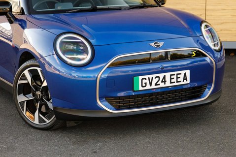 Mini Hatch SE EXCLUSIVE 11