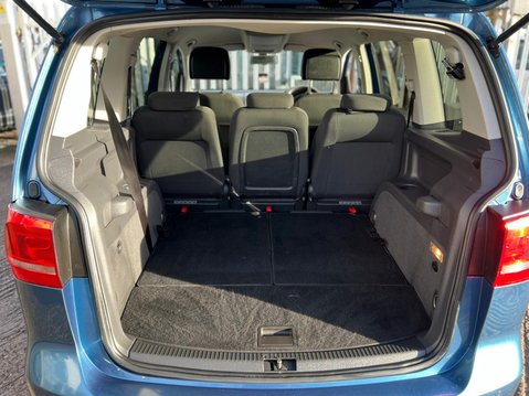 Volkswagen Touran 1.6 TDI BlueMotion Tech SE DSG Euro 5 (s/s) 5dr 24