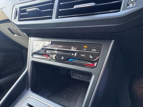 Volkswagen Taigo STYLE TSI 17