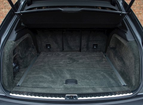 Bentley Bentayga V8 29