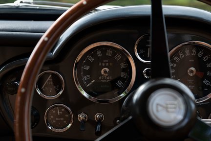 Aston Martin DB6 MKII 19
