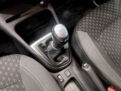 Renault Captur 0.9 TCe ENERGY Dynamique S Nav SUV 5dr Petrol Manual Euro 6 (s/s) (90 ps) 17