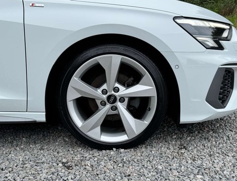 Audi A3 1.5 A3 Sportback 35 TFSI MHEV S Line Semi-Auto 5dr 14
