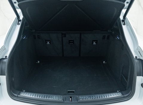 Porsche Macan GTS 40